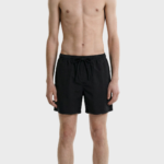 Shorts negros con cordón en popelina